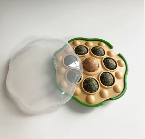 Juguete Plástico + Set de 7 Bolas de Catnip Natural para Gato - TCC0020